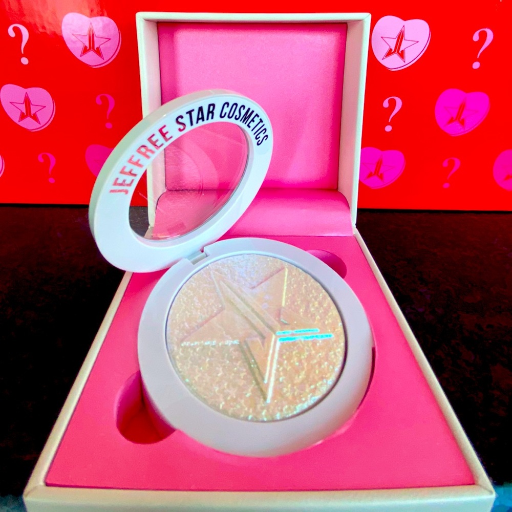 Jeffree Star Extreme Frost in shade “Gag Me”